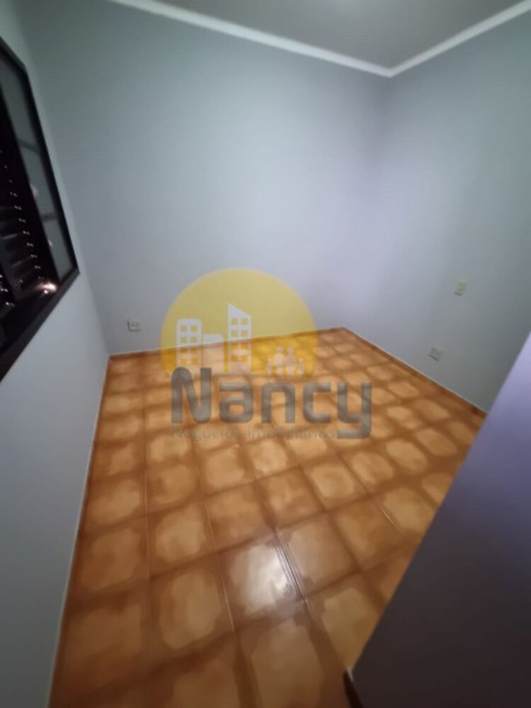 Casa à venda com 5 quartos, 180m² - Foto 4