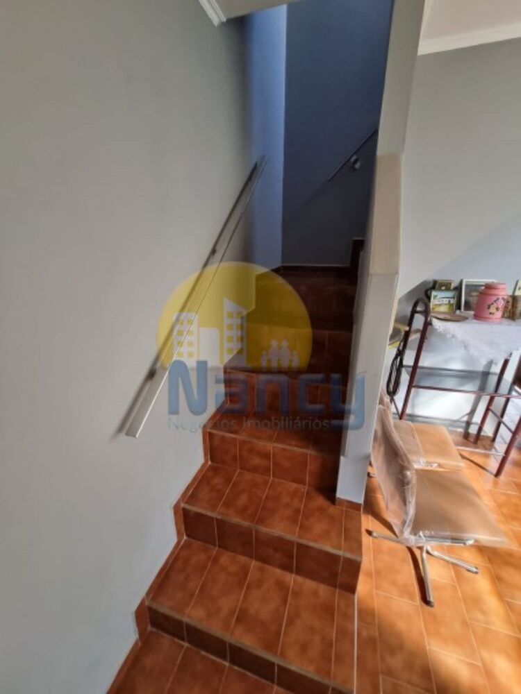 Casa à venda com 5 quartos, 180m² - Foto 3