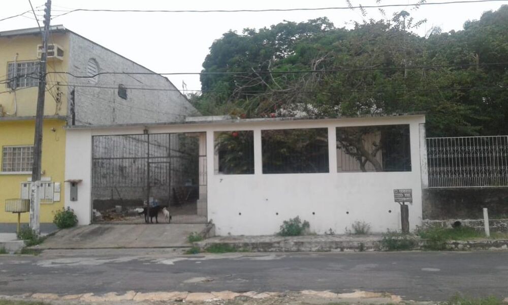 Casa à venda com 2 quartos, 109m² - Foto 1