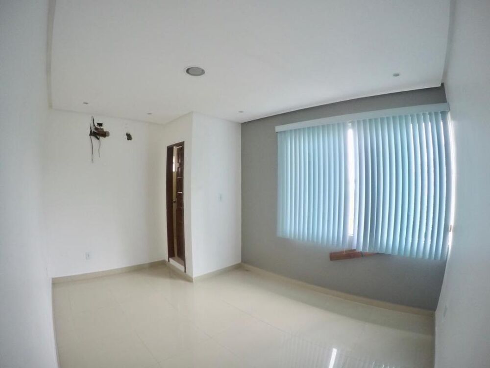 Casa à venda e aluguel com 3 quartos, 600m² - Foto 4