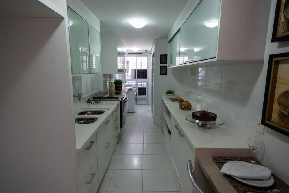 Apartamento à venda com 3 quartos, 150m² - Foto 3