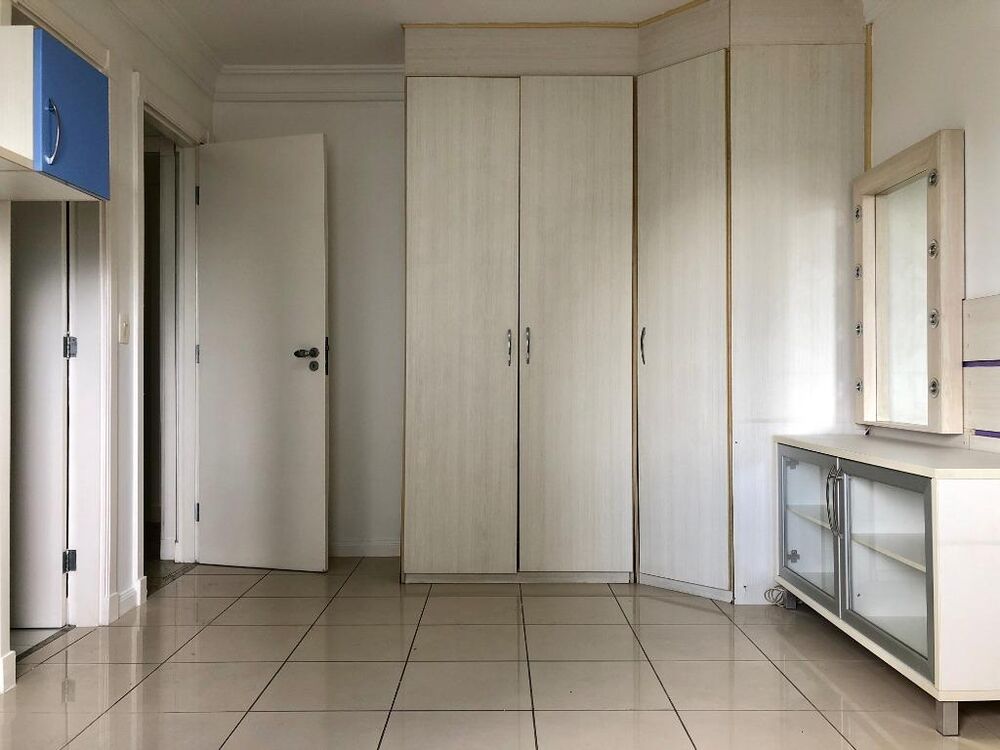Apartamento para alugar com 4 quartos, 251m² - Foto 5
