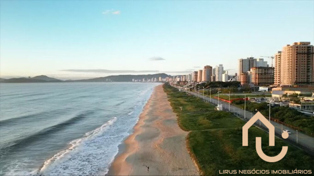 Apartamento à venda com 3 quartos, 1m² - Foto 2