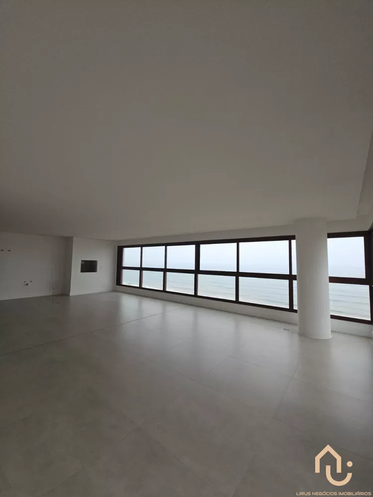 Apartamento à venda com 3 quartos, 198m² - Foto 4