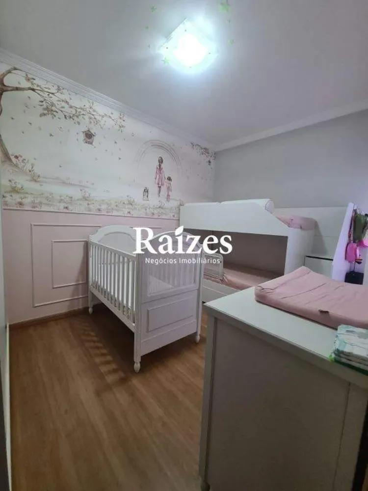 Casa, 4 quartos, 240 m² - Foto 1