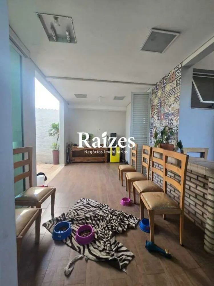 Casa, 4 quartos, 378 m² - Foto 3