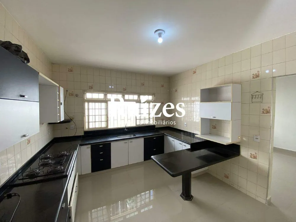 Casa, 4 quartos, 240 m² - Foto 4