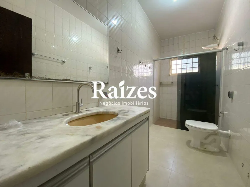 Casa, 4 quartos, 240 m² - Foto 3
