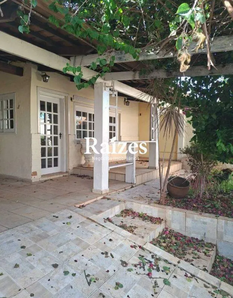 Casa, 4 quartos, 270 m² - Foto 1