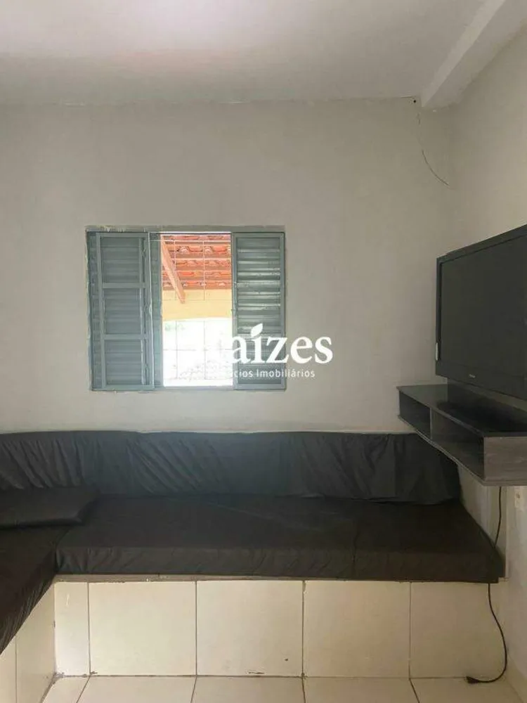 Chácara, 4 quartos, 2500 m² - Foto 1