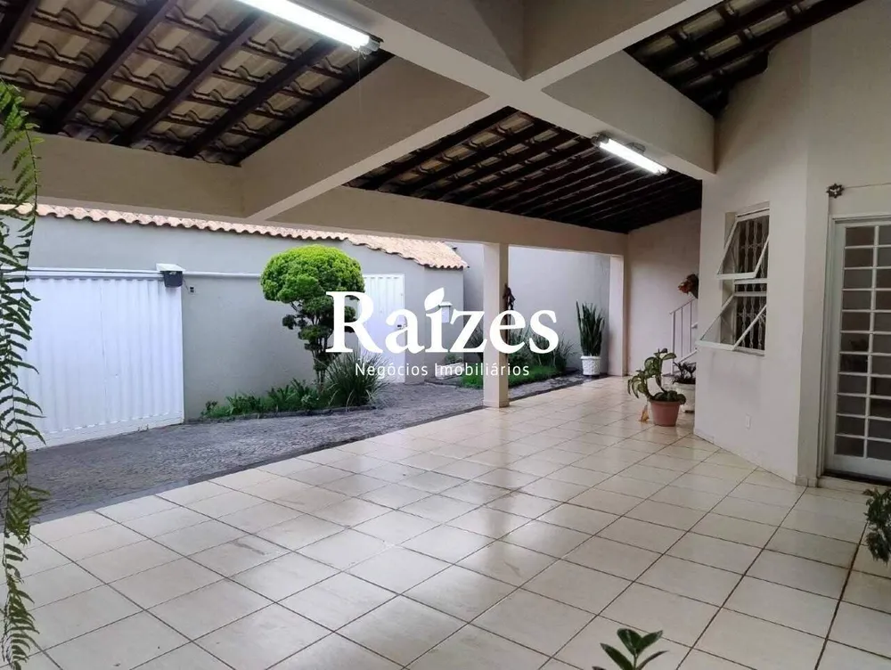 Casa, 5 quartos, 183 m² - Foto 1