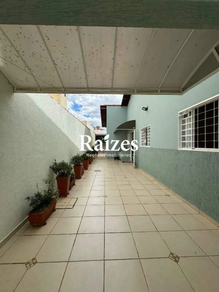 Casa, 3 quartos, 194 m² - Foto 1