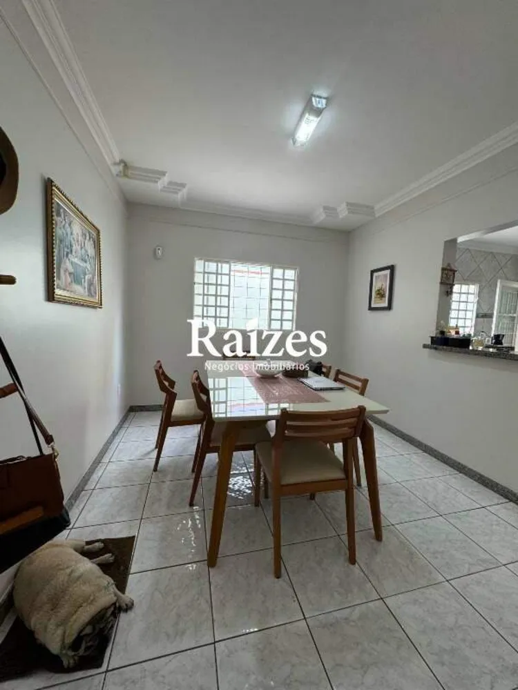 Casa, 3 quartos, 194 m² - Foto 4