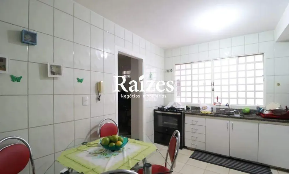 Casa, 3 quartos, 250 m² - Foto 3