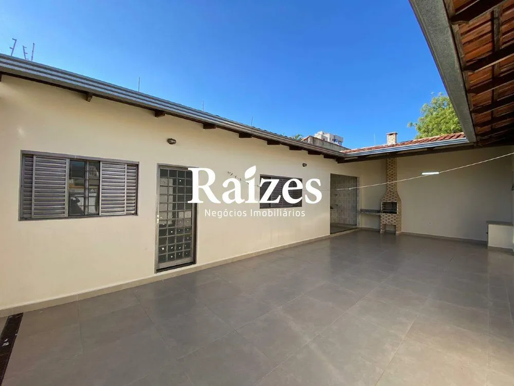 Casa, 5 quartos, 240 m² - Foto 3