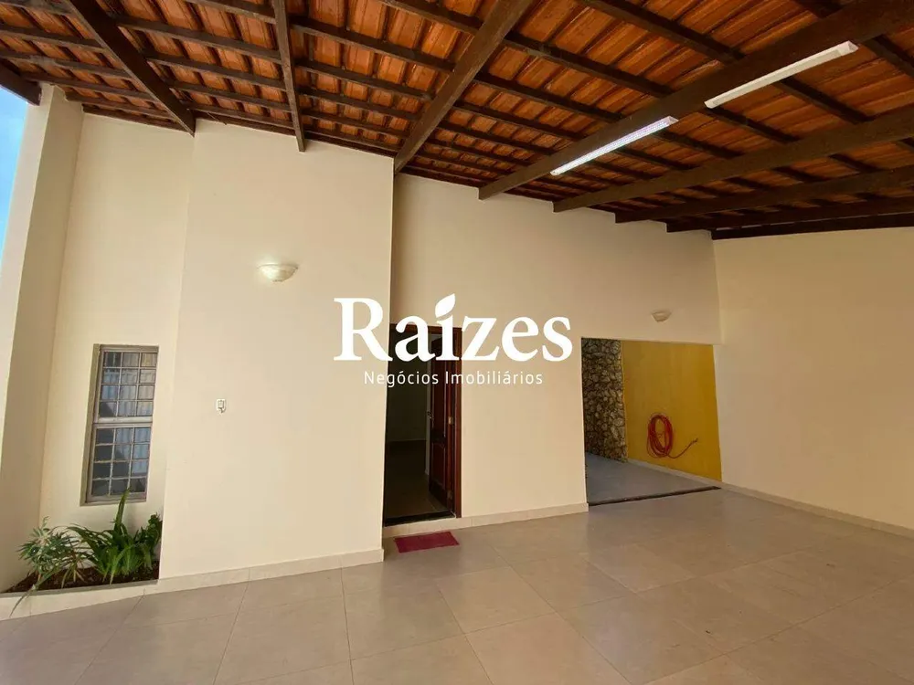 Casa, 5 quartos, 240 m² - Foto 2