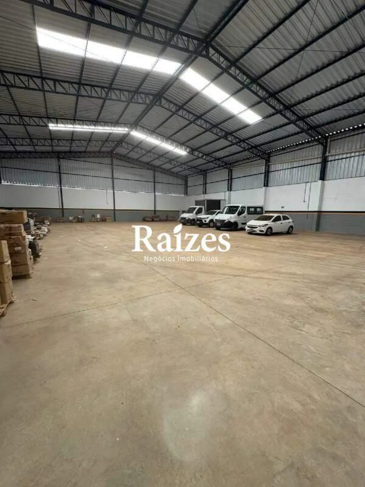Depósito-Galpão, 1050 m² - Foto 1