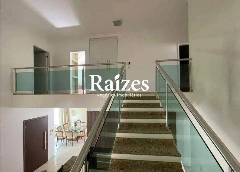 Casa, 4 quartos, 330 m² - Foto 1