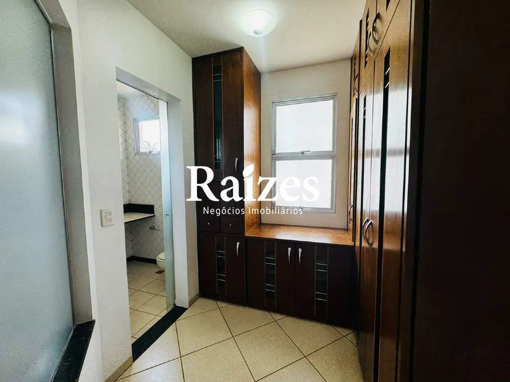 Casa, 4 quartos, 900 m² - Foto 1