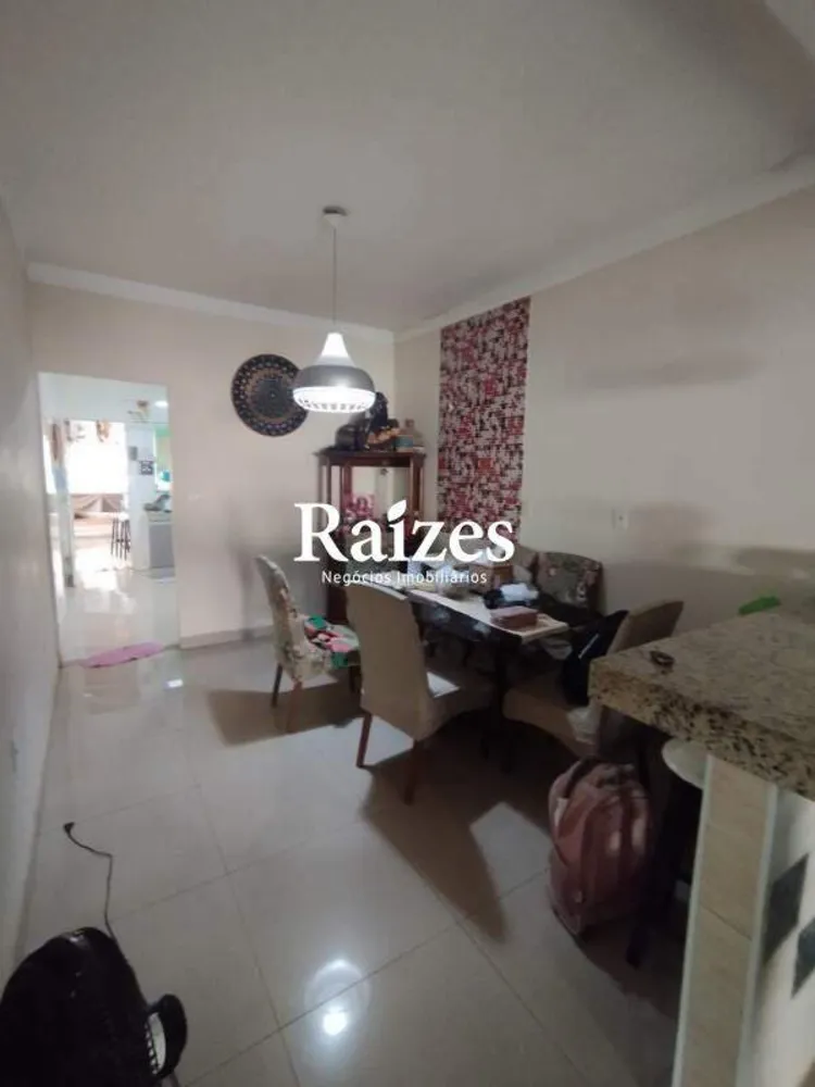 Casa, 3 quartos, 250 m² - Foto 1