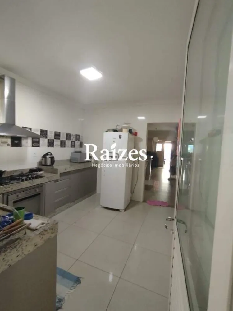 Casa, 3 quartos, 250 m² - Foto 4
