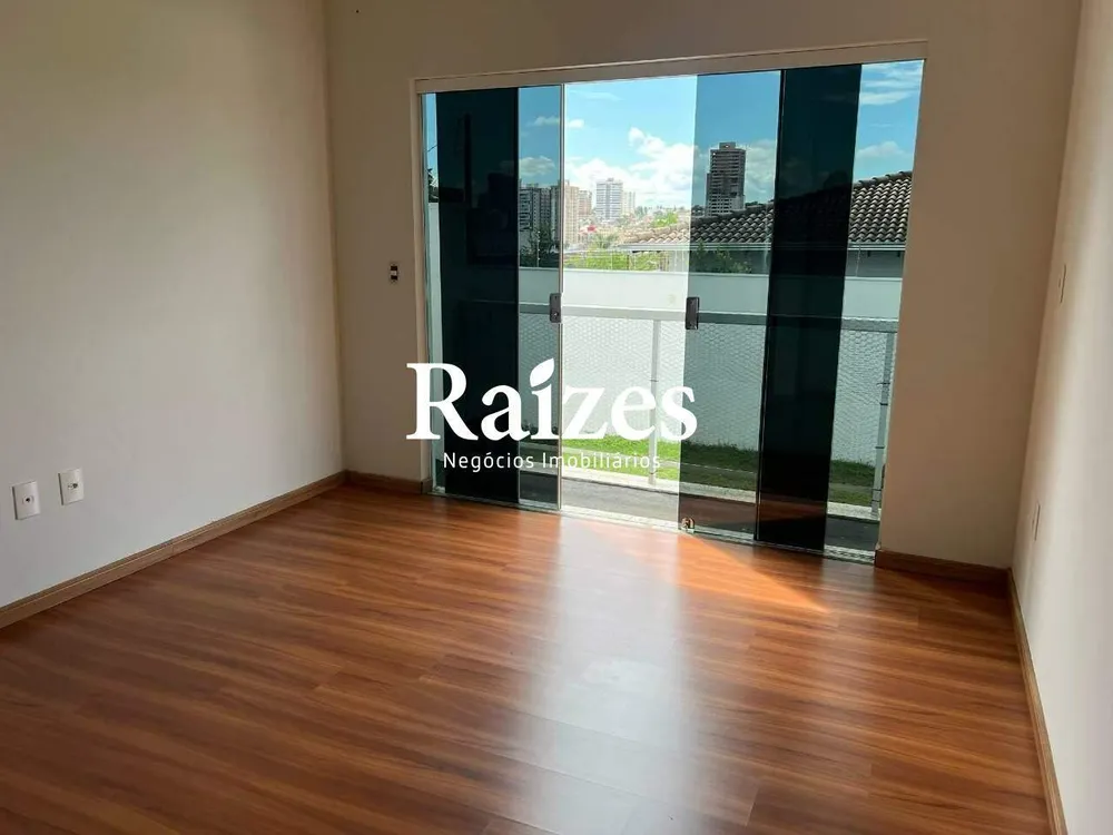 Casa, 3 quartos, 240 m² - Foto 2