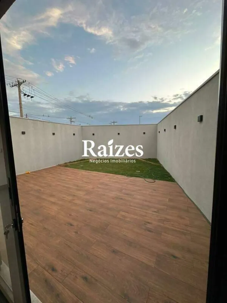 Casa, 4 quartos, 214 m² - Foto 1