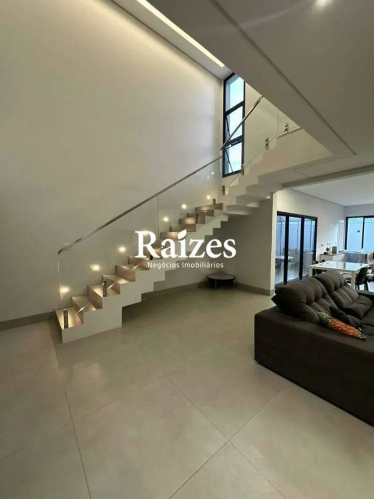 Casa, 4 quartos, 214 m² - Foto 2