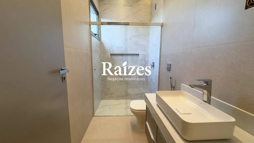 Casa, 4 quartos, 236 m² - Foto 2