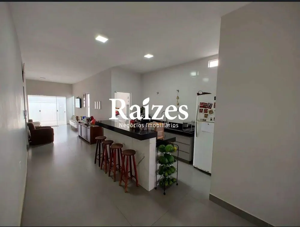 Casa, 4 quartos, 190 m² - Foto 1