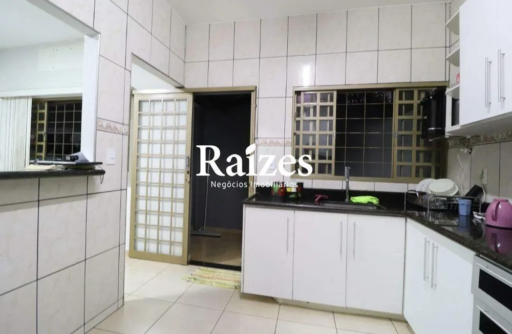 Casa, 3 quartos, 180 m² - Foto 3