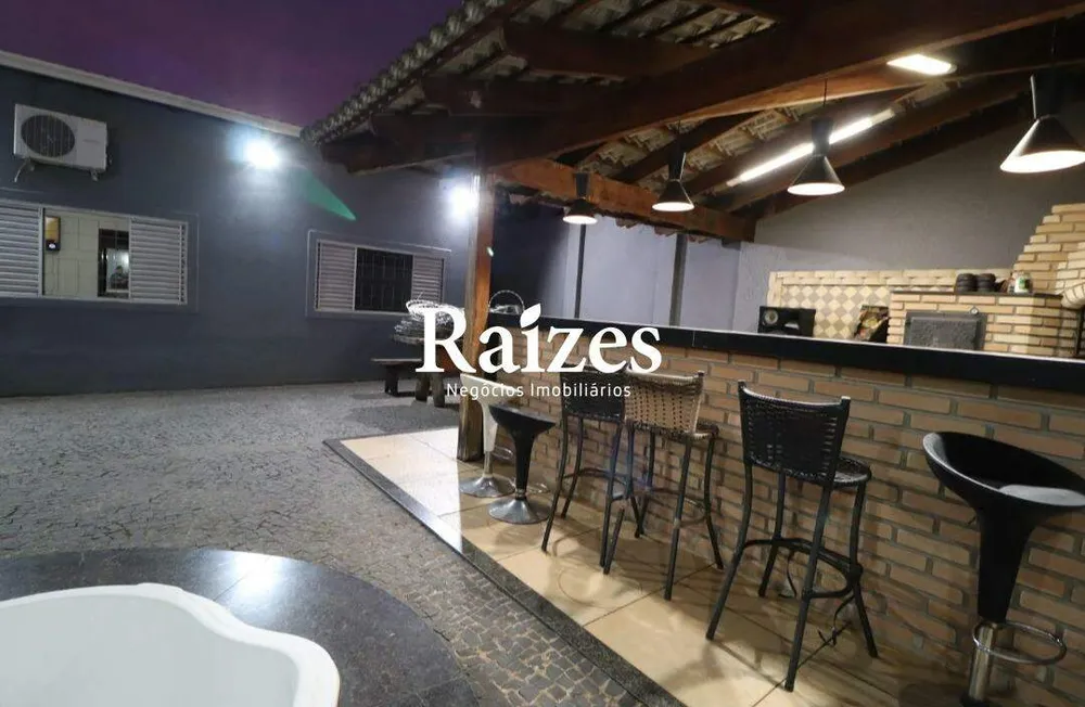 Casa, 3 quartos, 180 m² - Foto 1