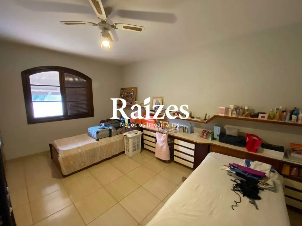 Casa, 3 quartos, 240 m² - Foto 2