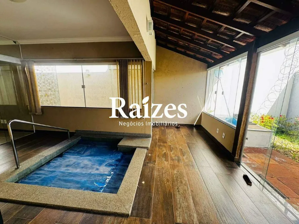 Casa, 3 quartos, 220 m² - Foto 1