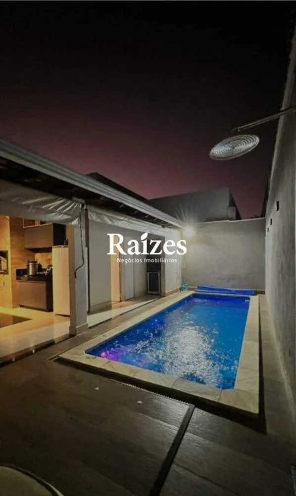 Casa, 3 quartos, 180 m² - Foto 1