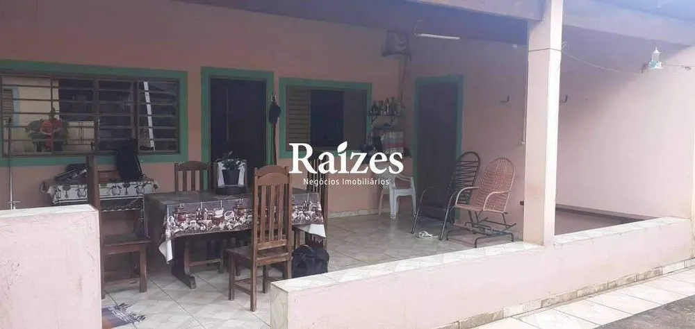 Casa, 4 quartos, 142 m² - Foto 1