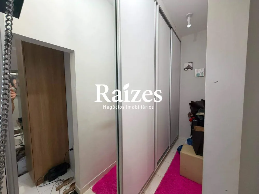 Casa, 3 quartos, 244 m² - Foto 3