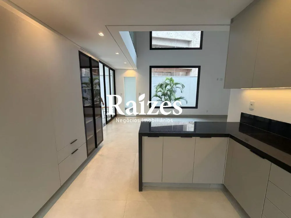 Casa, 3 quartos, 313 m² - Foto 1