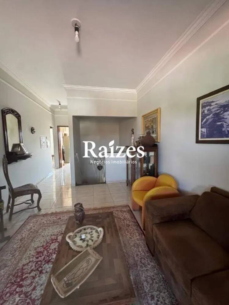 Casa, 5 quartos, 314 m² - Foto 1