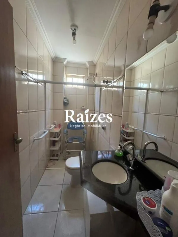 Casa, 5 quartos, 314 m² - Foto 2
