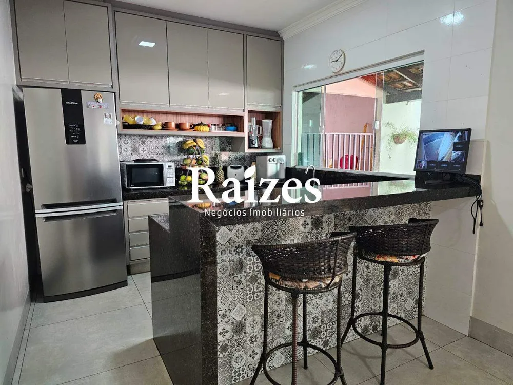 Casa, 3 quartos, 208 m² - Foto 3