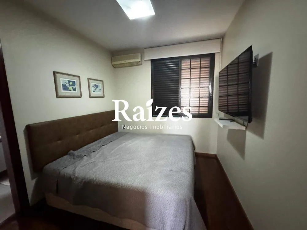 Casa, 4 quartos, 360 m² - Foto 1