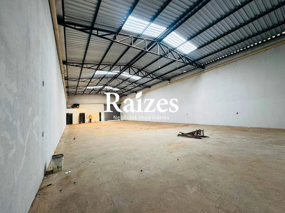 Depósito-Galpão, 240 m² - Foto 1