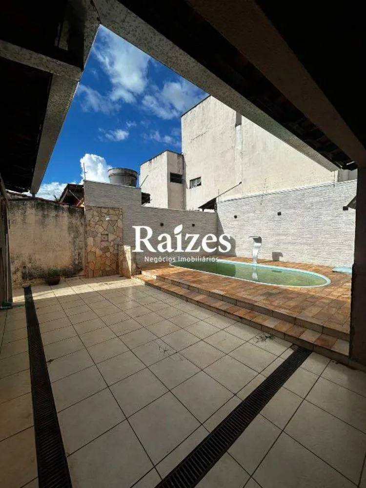 Casa, 3 quartos, 210 m² - Foto 1