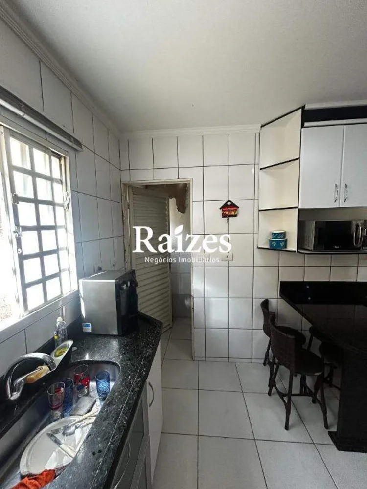 Casa, 3 quartos, 210 m² - Foto 2