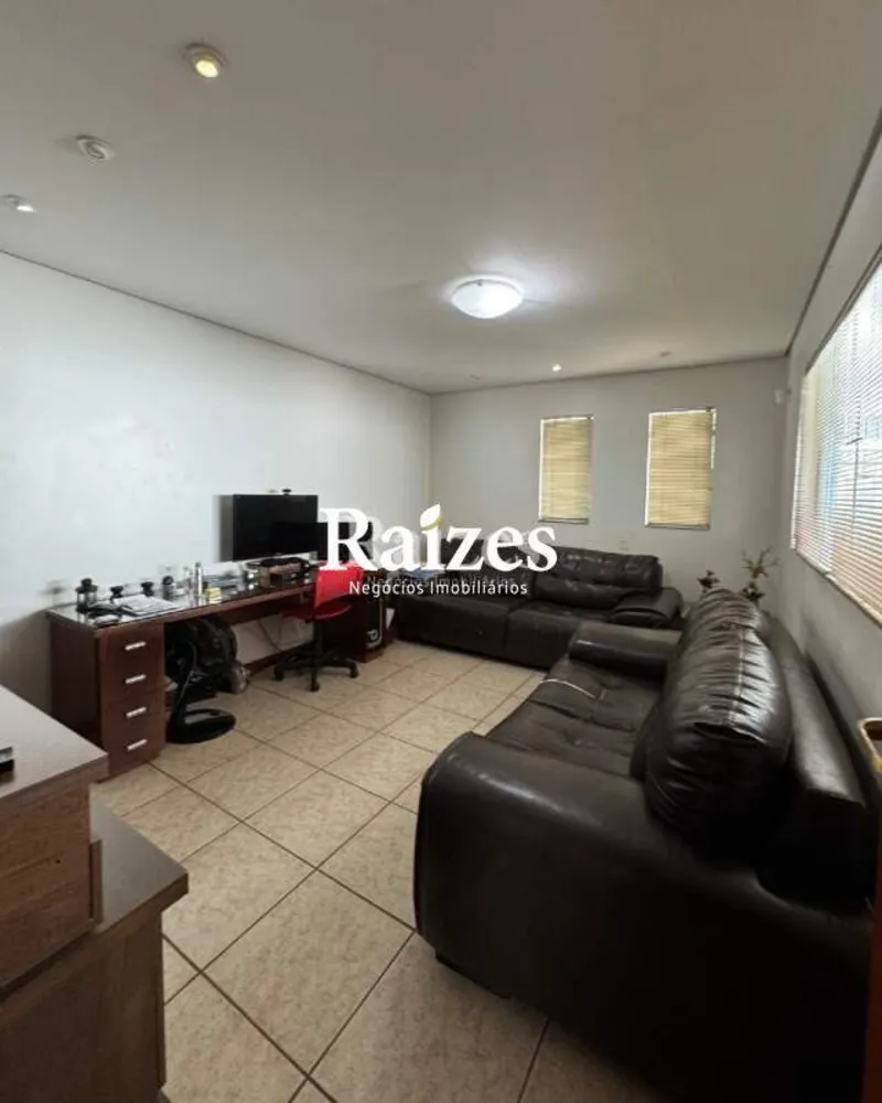 Casa, 3 quartos, 238 m² - Foto 2