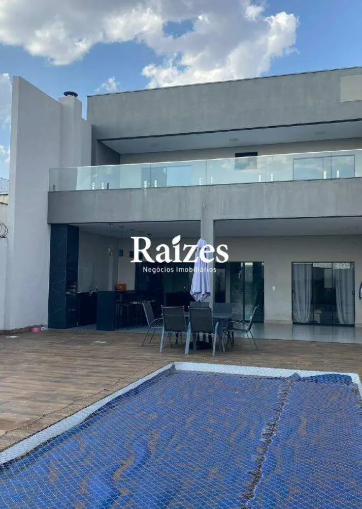 Casa, 3 quartos, 213 m² - Foto 1
