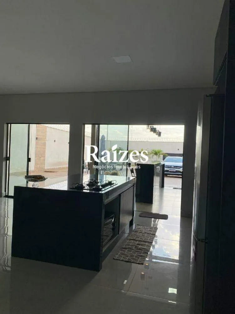 Casa, 3 quartos, 213 m² - Foto 2
