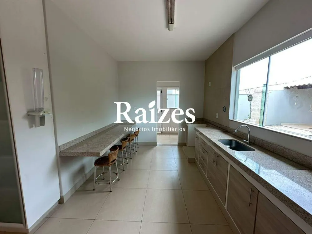 Casa, 3 quartos, 250 m² - Foto 4