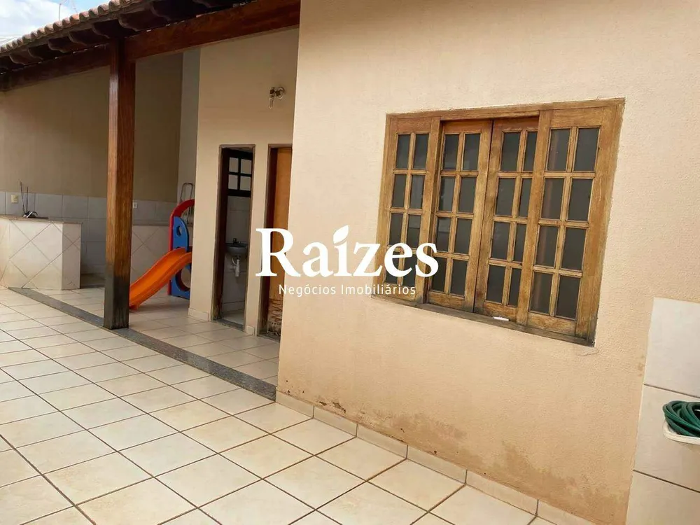 Casa, 3 quartos, 211 m² - Foto 2